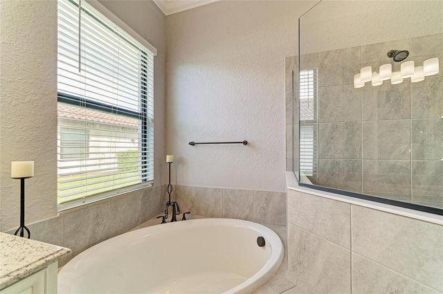 6070 BRANDON RUN, Lakewood Ranch, FL 34211