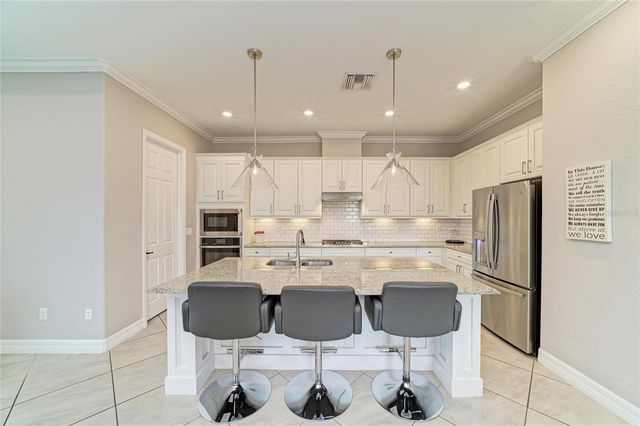 6070 BRANDON RUN, Lakewood Ranch, FL 34211