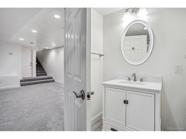 1401 S Clarkson St, Denver, CO 80210