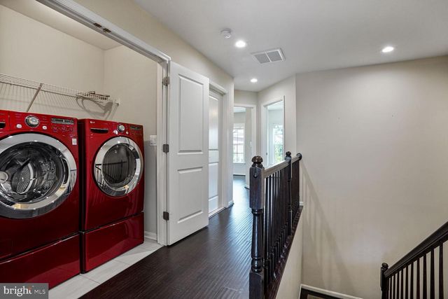 10603 LEGACY LN, Fairfax, VA 22030