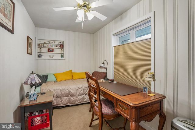 37 N LAKESIDE DR W, Medford, NJ 08055