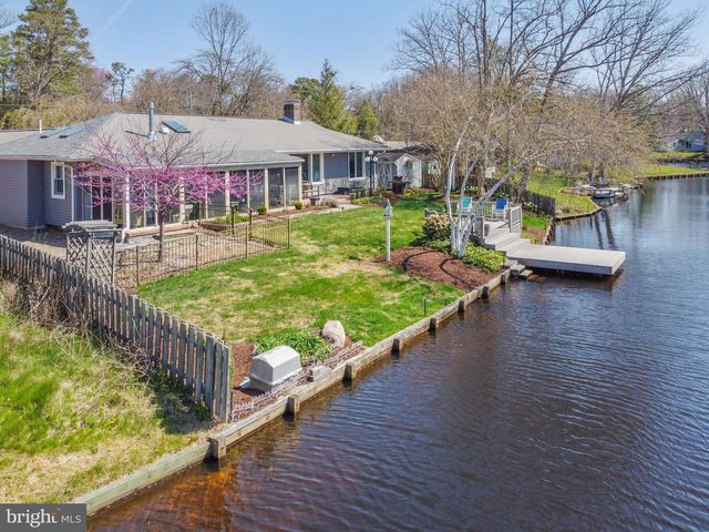 37 N LAKESIDE DR W, Medford, NJ 08055