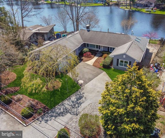 37 N LAKESIDE DR W, Medford, NJ 08055