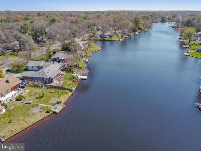 37 N LAKESIDE DR W, Medford, NJ 08055