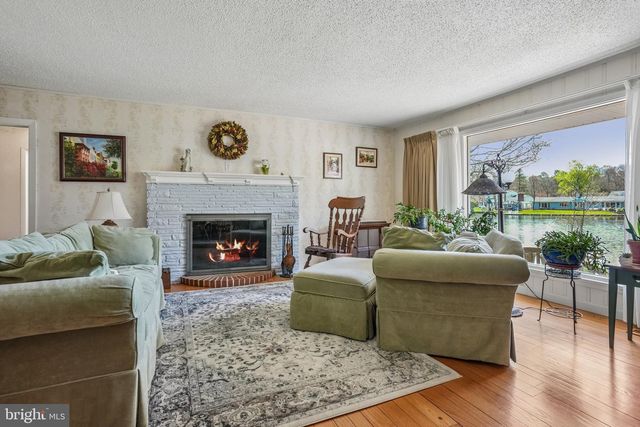 37 N LAKESIDE DR W, Medford, NJ 08055