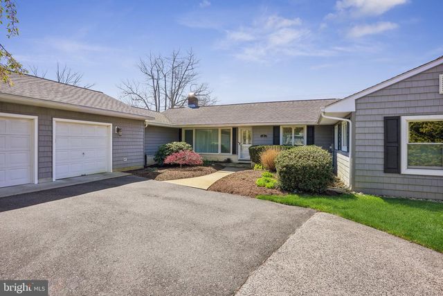 37 N LAKESIDE DR W, Medford, NJ 08055