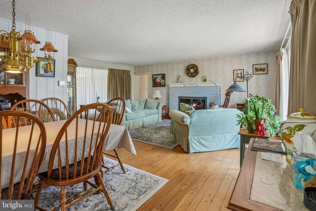 37 N LAKESIDE DR W, Medford, NJ 08055