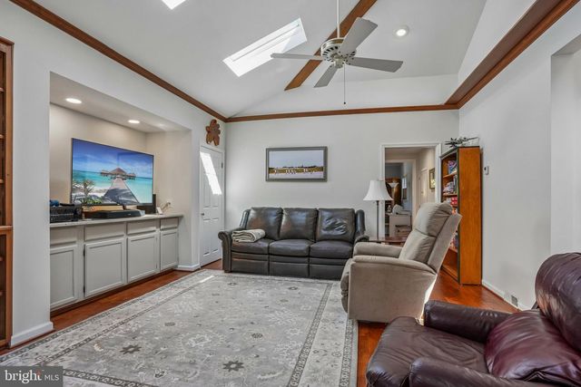 37 N LAKESIDE DR W, Medford, NJ 08055