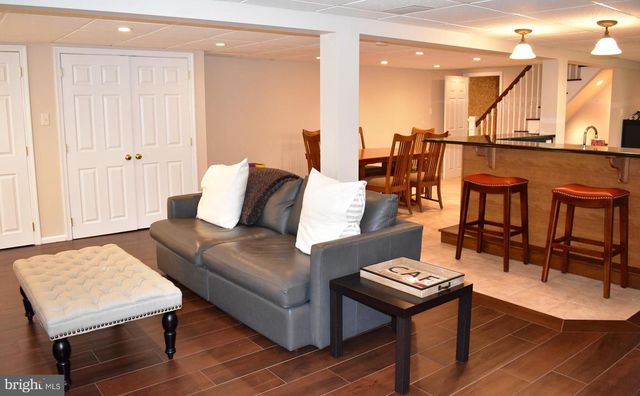 937 N HILL DR, West Chester, PA 19380