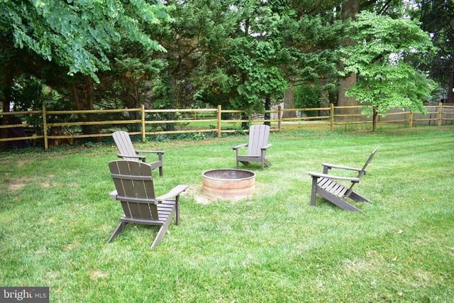 937 N HILL DR, West Chester, PA 19380