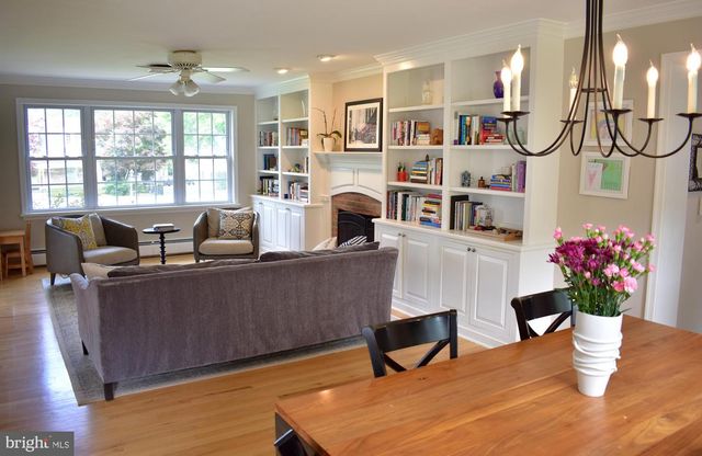 937 N HILL DR, West Chester, PA 19380