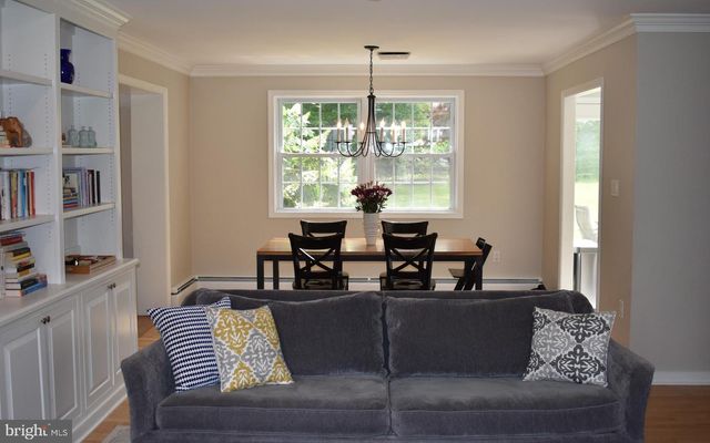 937 N HILL DR, West Chester, PA 19380