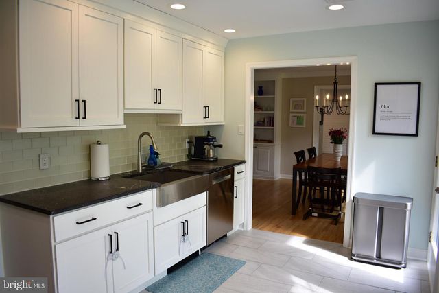 937 N HILL DR, West Chester, PA 19380
