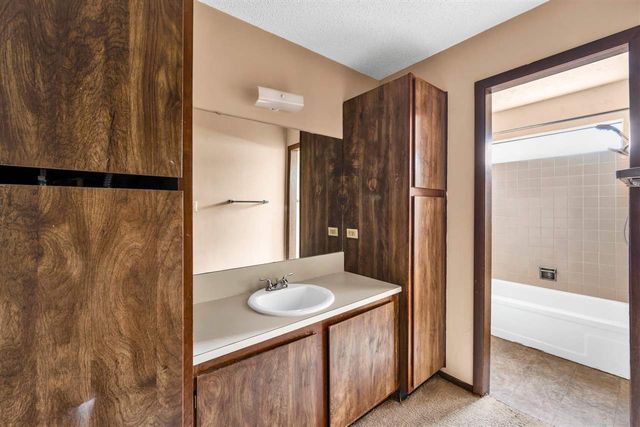 1104 NW 52nd Cir., Lawton, OK 73505