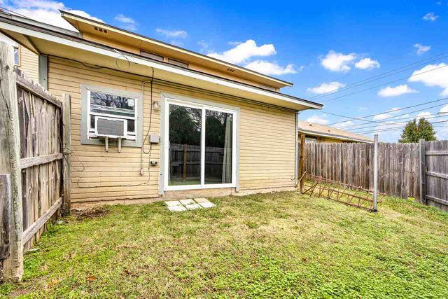 1104 NW 52nd Cir., Lawton, OK 73505