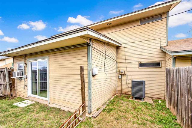 1104 NW 52nd Cir., Lawton, OK 73505