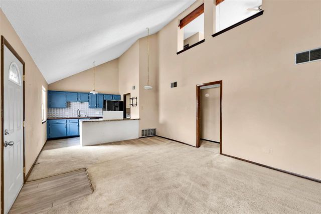 1104 NW 52nd Cir., Lawton, OK 73505