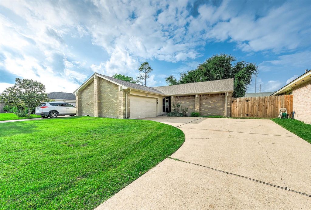 16230 Rancho Blanco Drive, Houston, TX 77083