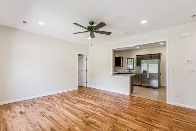 609 W Russell, Mulvane, KS 67110