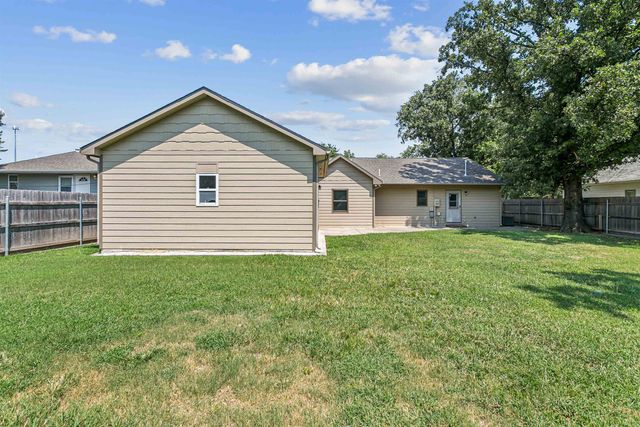 609 W Russell, Mulvane, KS 67110