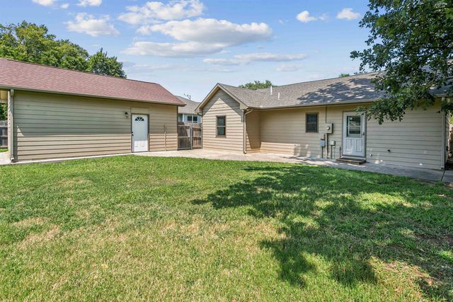 609 W Russell, Mulvane, KS 67110