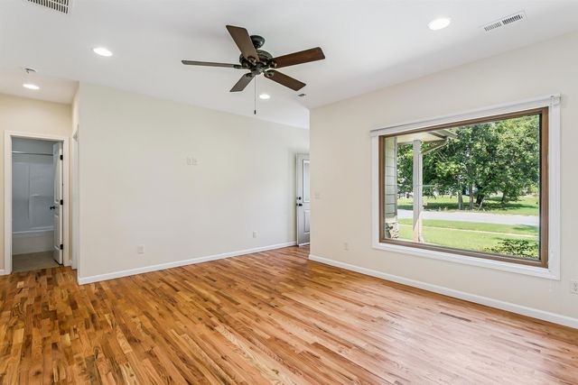 609 W Russell, Mulvane, KS 67110