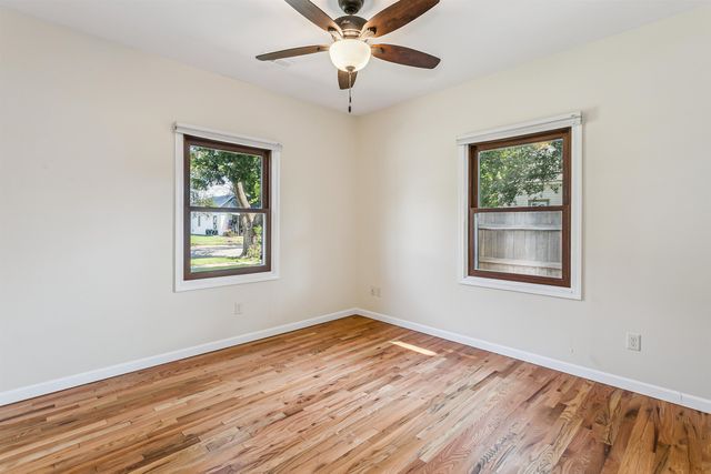 609 W Russell, Mulvane, KS 67110