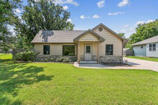 609 W Russell, Mulvane, KS 67110