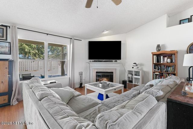 1431 BLUES CREEK Drive, Jacksonville, FL 32221