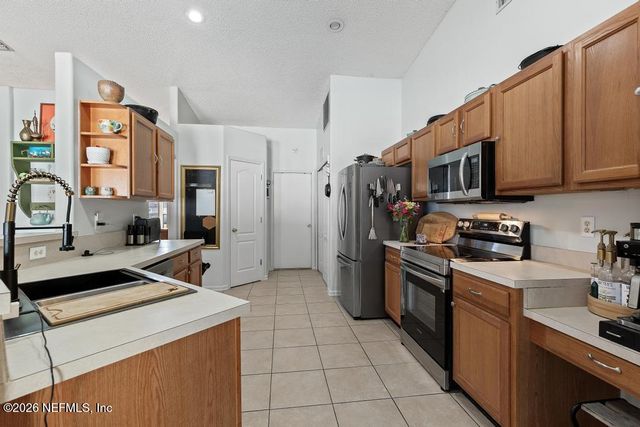 1431 BLUES CREEK Drive, Jacksonville, FL 32221