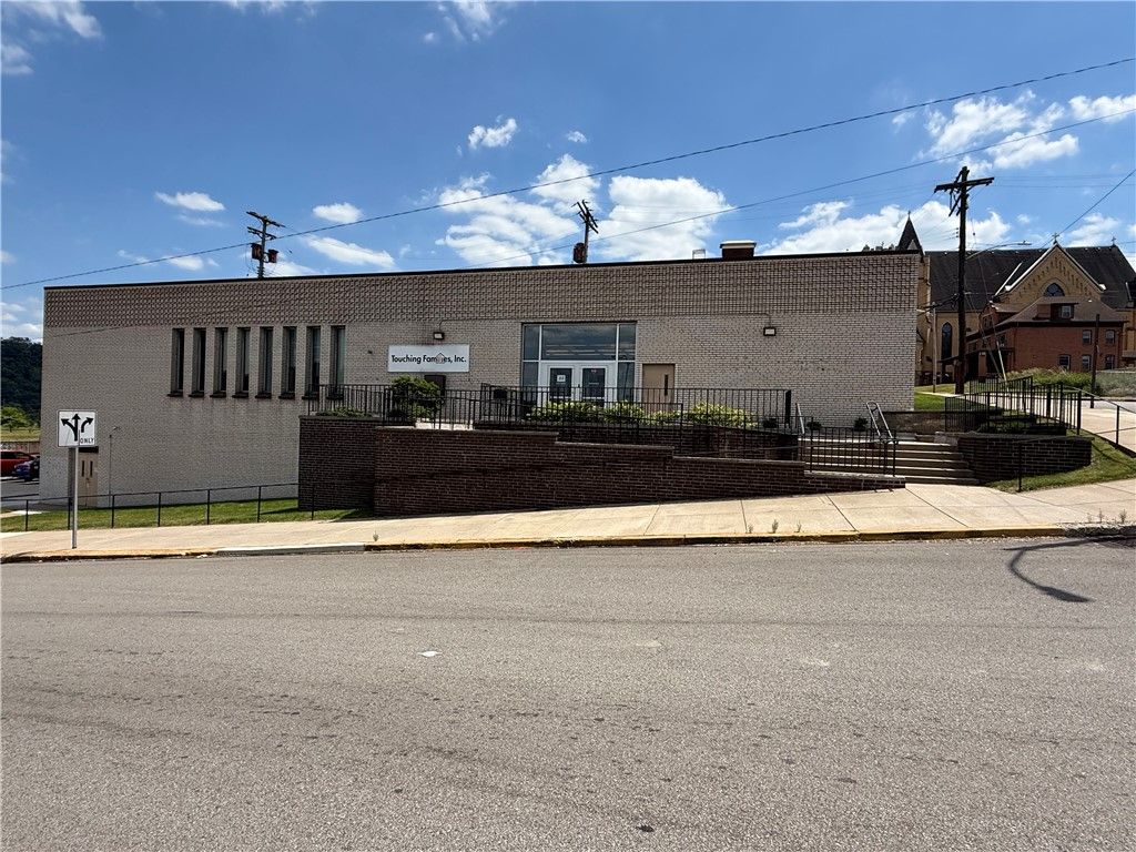 35 Grant Ave., Duquesne, PA 15110