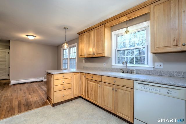 15 North Street, Shelton, CT 06484