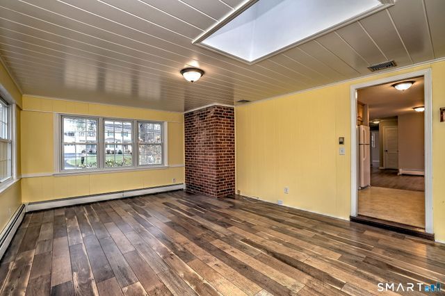 15 North Street, Shelton, CT 06484