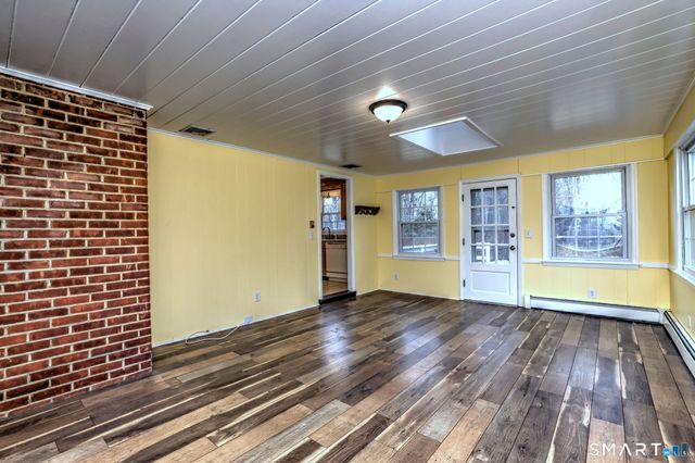 15 North Street, Shelton, CT 06484