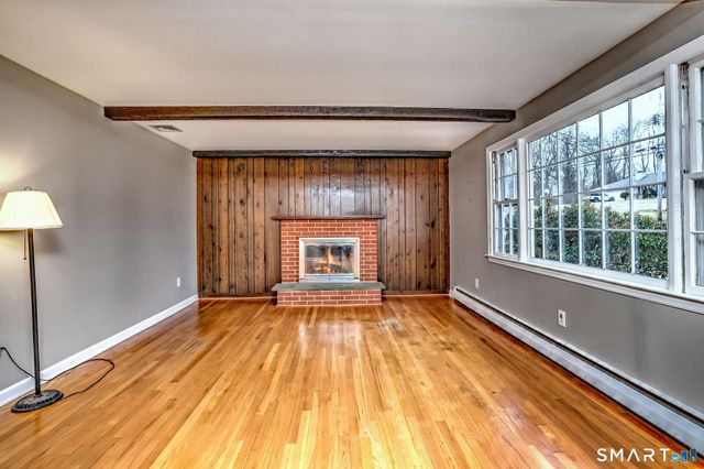 15 North Street, Shelton, CT 06484