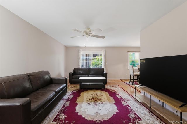 17 New Holland Village, Nanuet, NY 10954