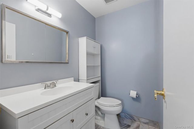 17 New Holland Village, Nanuet, NY 10954
