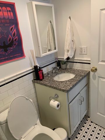 105 Pinckney St 2, Boston, MA 02114