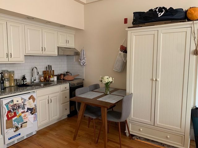 105 Pinckney St 2, Boston, MA 02114