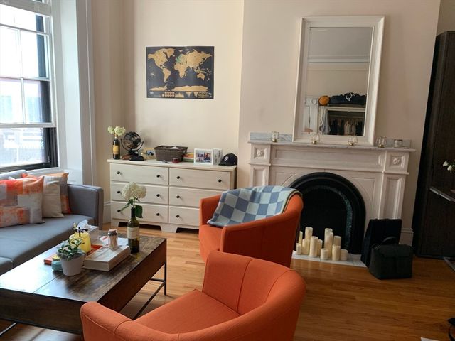 105 Pinckney St 2, Boston, MA 02114