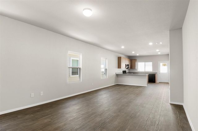 176 Lavender LN, Elgin, TX 78621