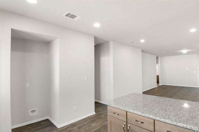176 Lavender LN, Elgin, TX 78621
