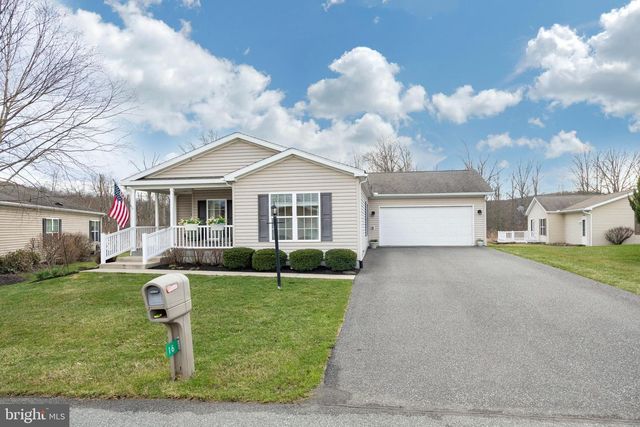 16 CORMORANT DR, Bechtelsville, PA 19505