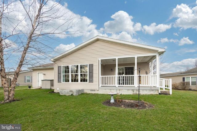 16 CORMORANT DR, Bechtelsville, PA 19505