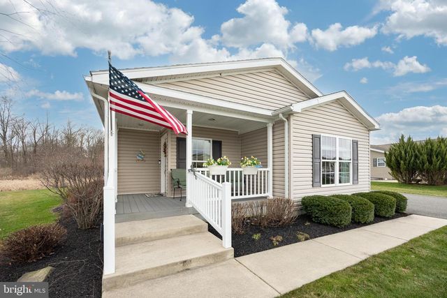 16 CORMORANT DR, Bechtelsville, PA 19505