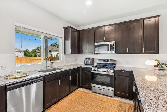 11 Bent Trail LN, Georgetown, TX 78628