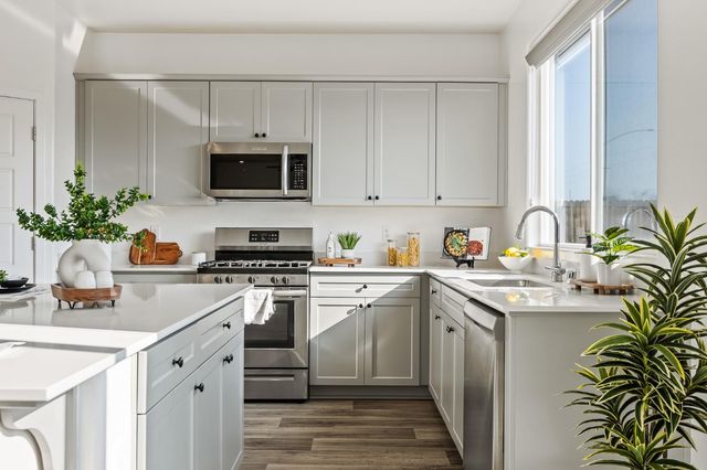 5783 W Laguna Avenue, Fresno, CA 93722