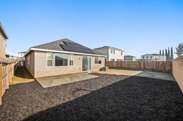 5783 W Laguna Avenue, Fresno, CA 93722