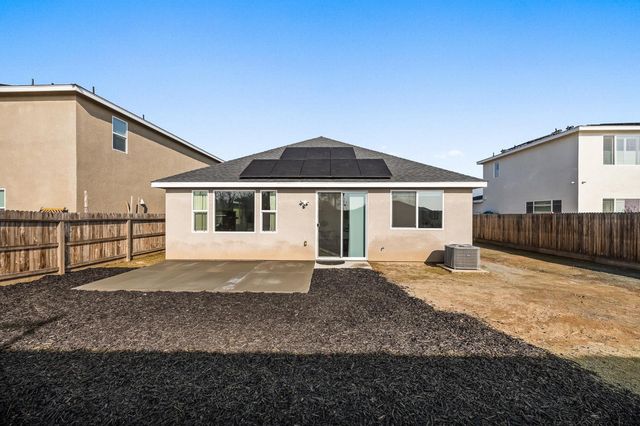 5783 W Laguna Avenue, Fresno, CA 93722