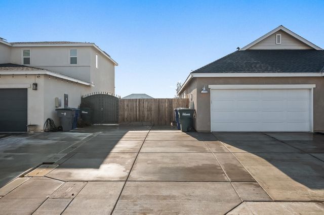 5783 W Laguna Avenue, Fresno, CA 93722